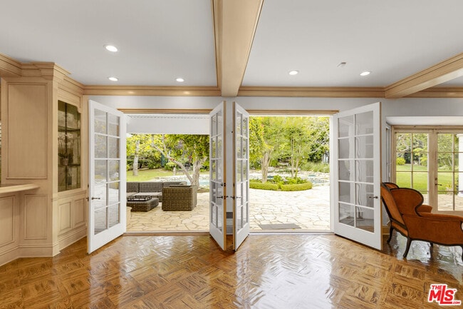 Foto del edificio - 821 Whittier Dr