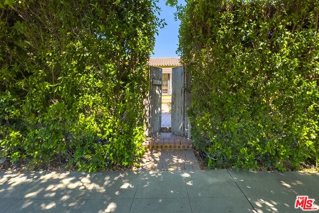 Foto del edificio - 434 Laurel Ave