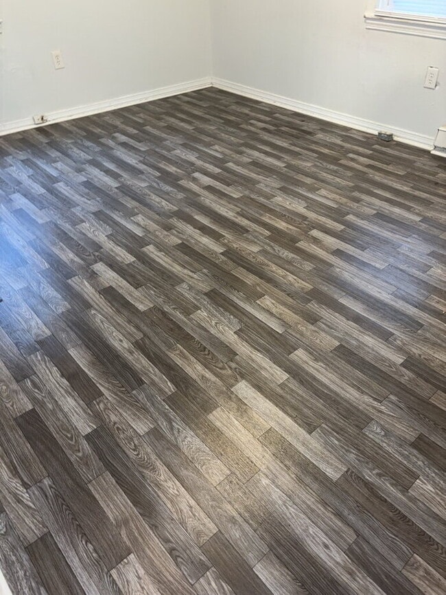 Building Photo - 501 Casey St