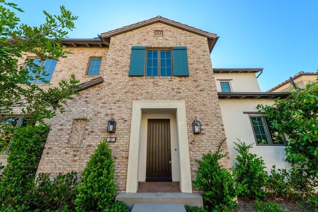 Foto del edificio - 3bedroom/3 bath/Gated Orchard Hill/Detache...