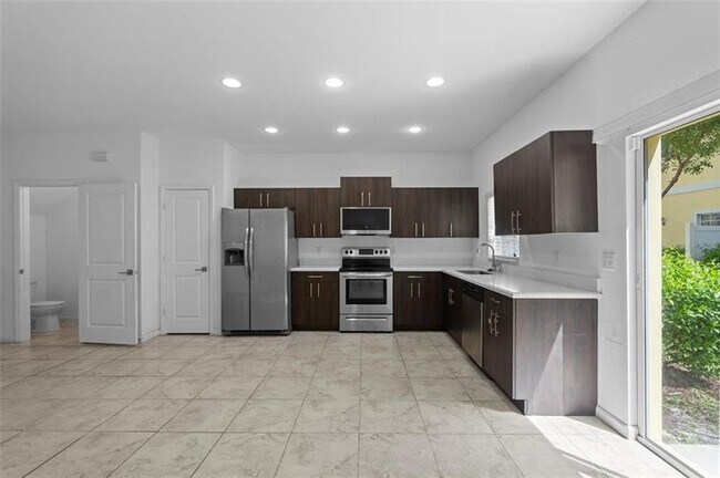 Foto del edificio - 1102 NW 40th Way