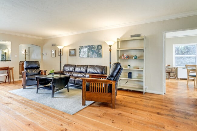 Building Photo - 510 S Murphy Ave