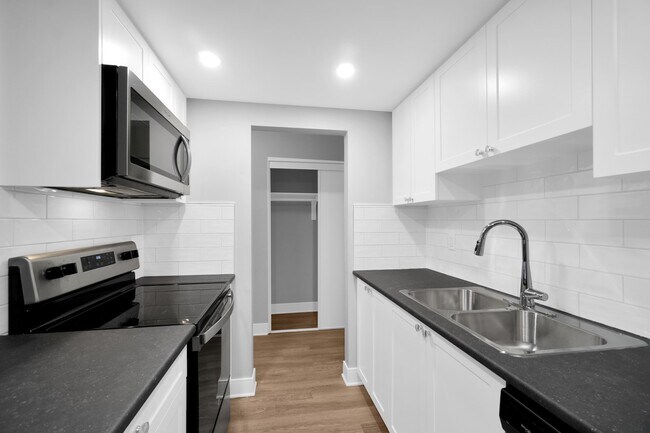 Photo du bâtiment - 535 & 555 Shaw Avenue