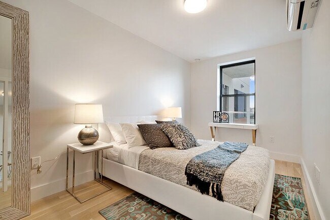 Foto del edificio - 951 Madison St