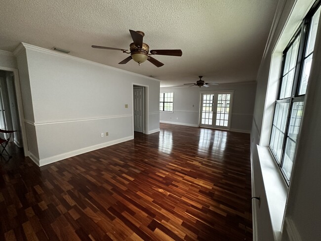 Dining/ Living Are - 6462 Sweet Gum Trl