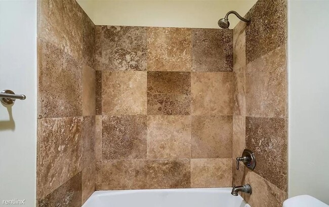 Building Photo - 1 br, 1 bath Townhome - 4120 North 78th St...