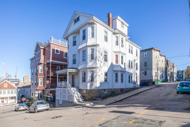 Building Photo - 8 Sunset St