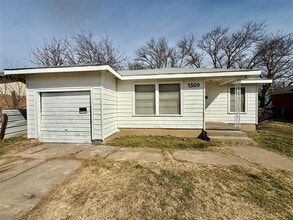 Building Photo - 1509 SE 18th St