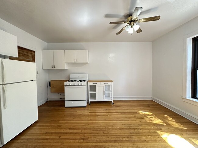 Building Photo - 3300 W Schubert Ave