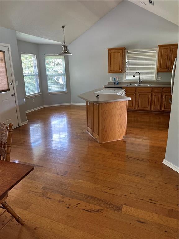 Foto del edificio - 2010 S Elm St