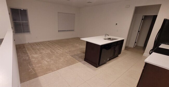 Foto del edificio - 8408 Rothman Aly