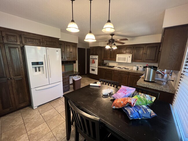 Foto del edificio - 8506 W 98th St