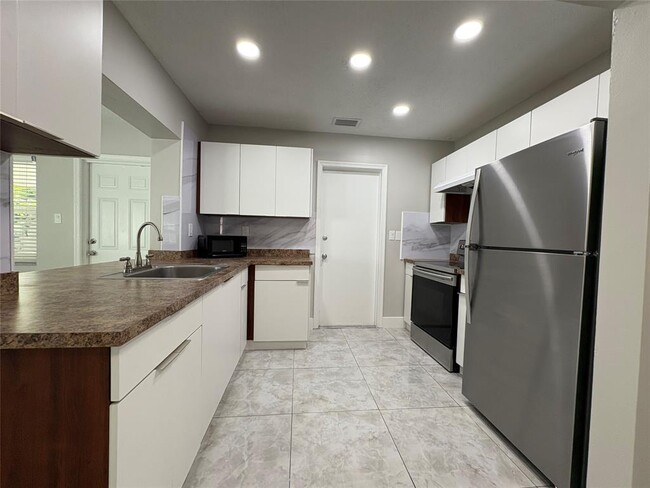 Foto del edificio - 6712 NW 60th St