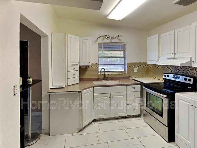 Building Photo - 1110 Brewer Ct