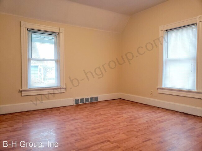 Building Photo - 2112 57th St