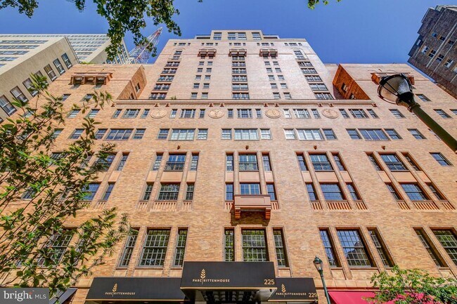 Foto del edificio - 219-29 S 18th St