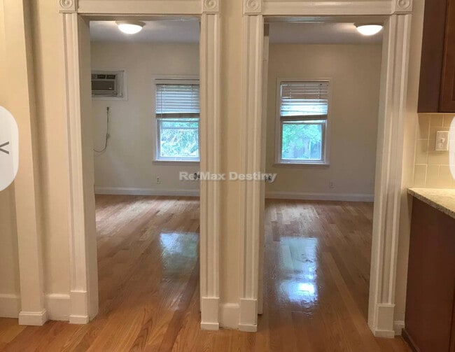 Building Photo - 48 Cameron Ave