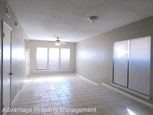 Building Photo - 2 br, 2.5 bath House - 5547 Emerald Hills Dr.