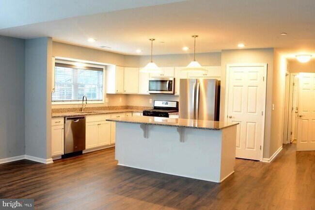 Foto del edificio - 402 N Hickory Ave