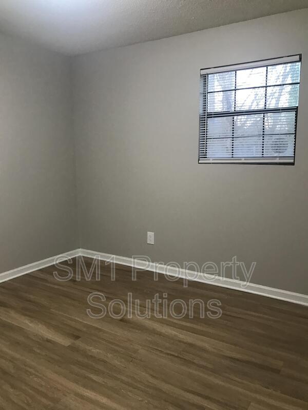 Building Photo - 2509 Green Oaks Ct SE