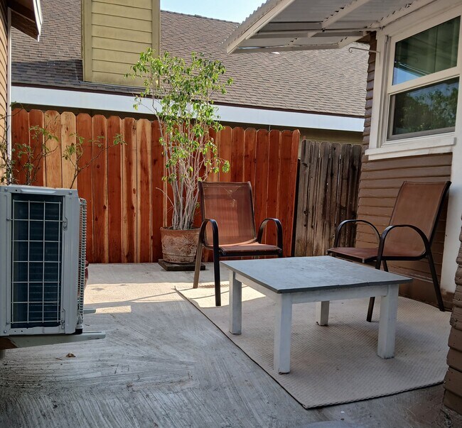 Patio trasero privado - 1184 Wesley Ave