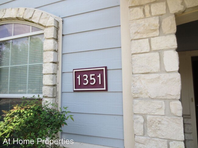 Building Photo - 3 br, 3 bath House - 1351 Canyon Creek