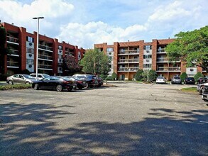 Building Photo - 4975 Washington St