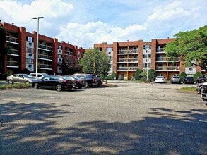 Building Photo - 4975 Washington St