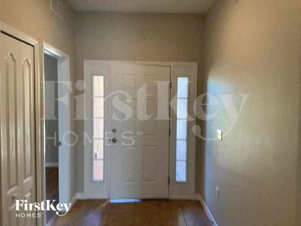 Building Photo - 2614 Walden Woods Dr