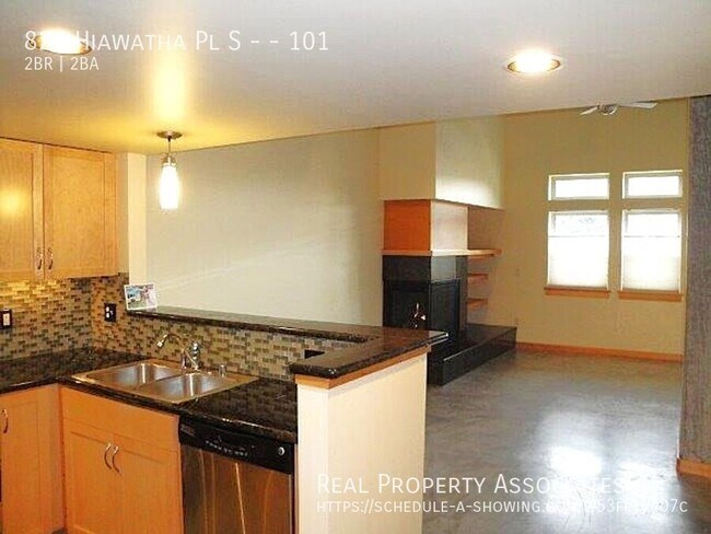 Foto del edificio - 827 Hiawatha Pl S