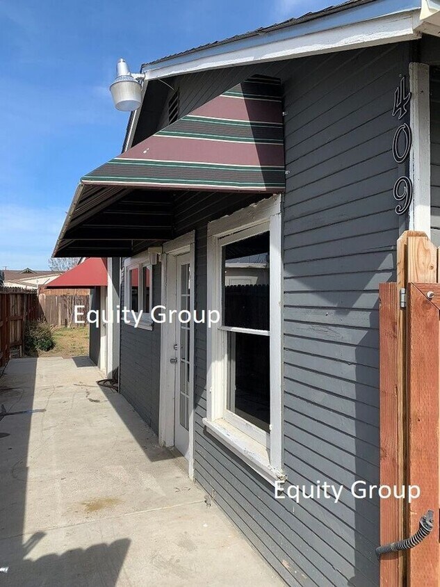 Primary Photo - 3 Bedroom home available in Exeter!