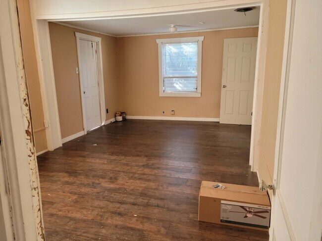 Master Bedroom - 204 41st Ave E