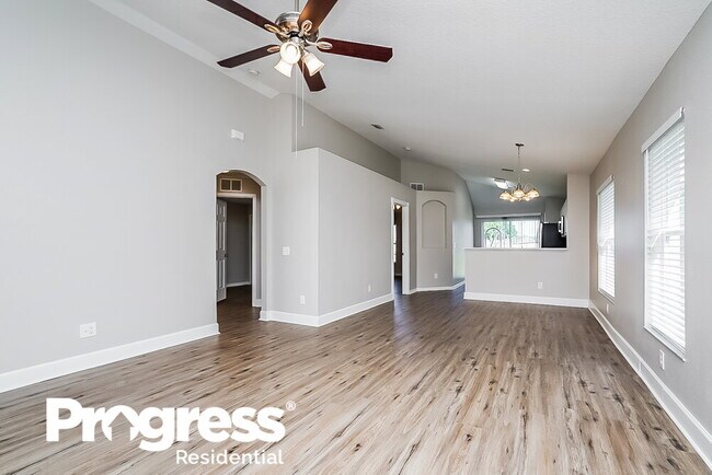 Building Photo - 8721 Persea Ct