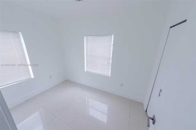 Foto del edificio - 1890 NW 35th St