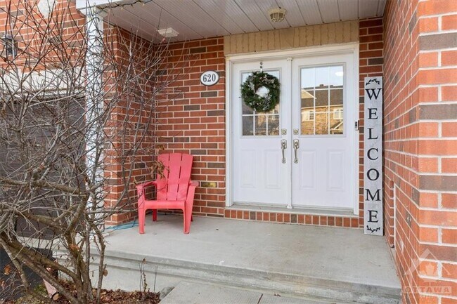 Photo du bâtiment - 3 bedroom 2.5 bathroom townhouse