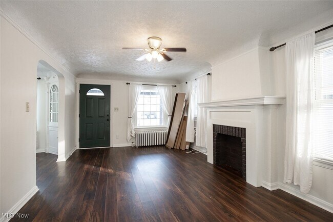 Foto del edificio - 4082 W 204th St