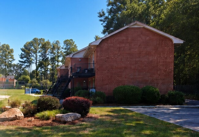 Building Photo - 2400 Beverly Hills Dr