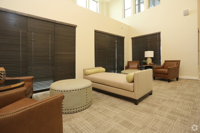 Interior Photo - Columbia Renaissance Square