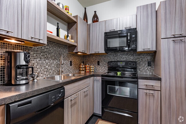 Interior Photo - Talcott at Windermere