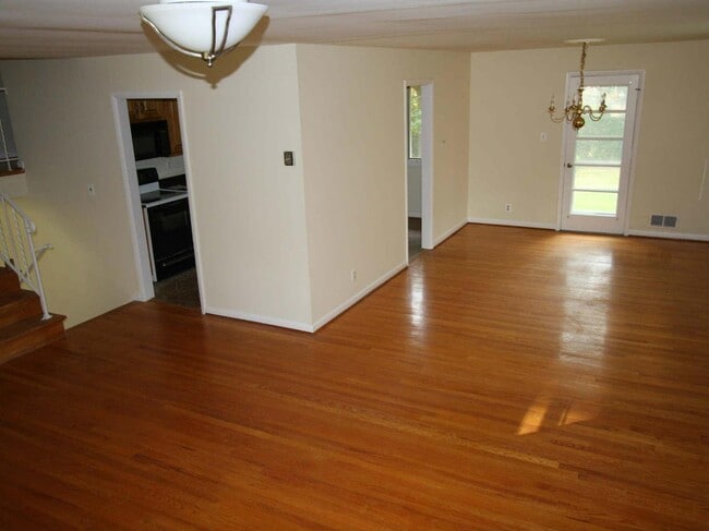 Photo - 1103 Roberta Ct (McLean, VA) House