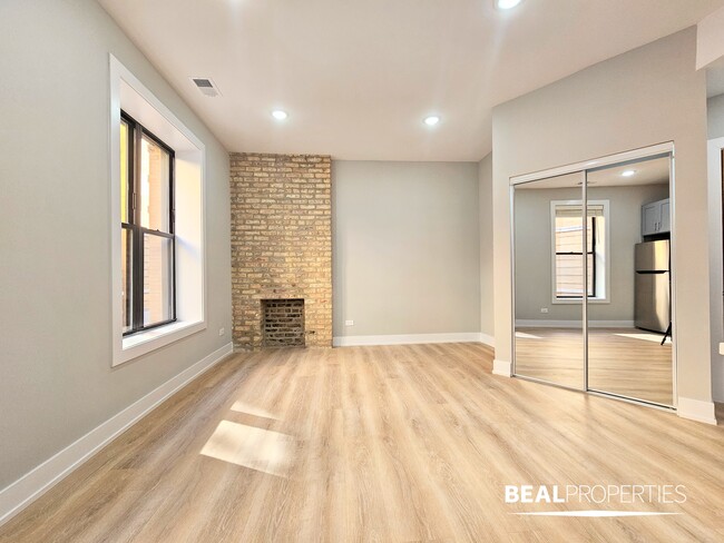 Photo - 438 W Belden Ave Apartment