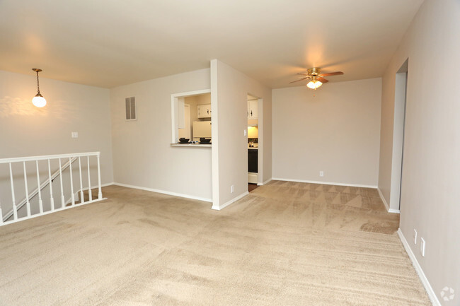 1BR, 1BA - 750 SF - Living Room - North Park