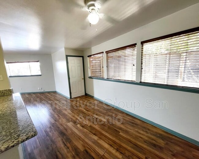 Building Photo - 103 E Skyview Dr