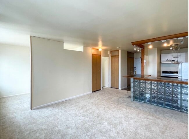 Foto del edificio - 4250 N Marine Dr