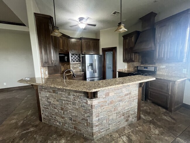 Foto del edificio - 48 Creekside Dr