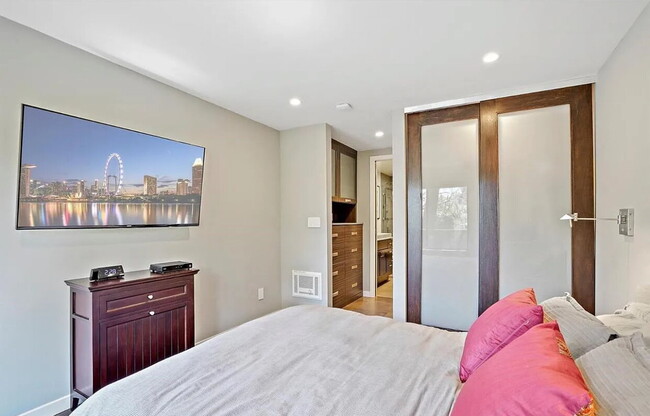 Building Photo - BEST DEAL IN DIAMOND HEIGHTS! Remodeled in...