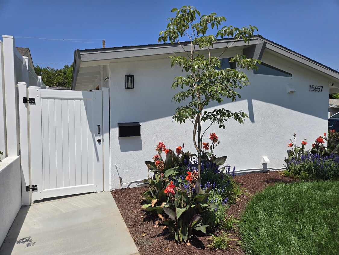 Primary Photo - 15657 Simonds St