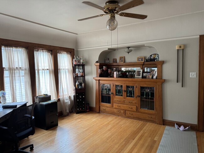 Foto del edificio - 2467 N 64th St