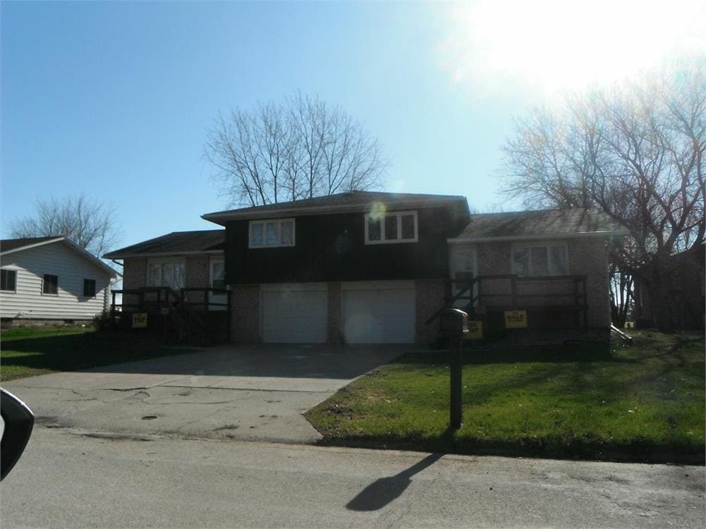 Primary Photo - 216 N State St
