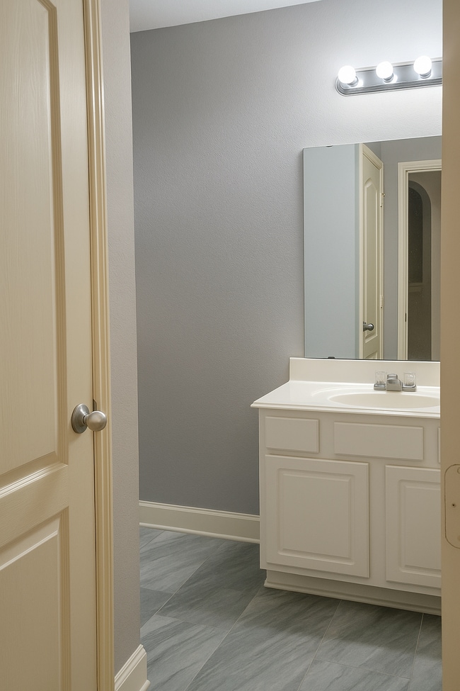 Building Photo - 16703 Summer Cypress Ct